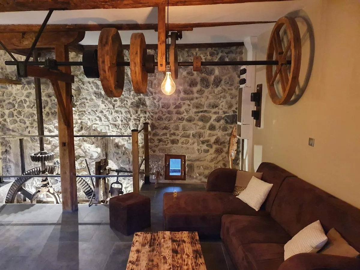Le Moulin Du Cheix Bed & Breakfast Saint-Diery France